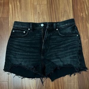 Abercrombie Mom Short Size 4